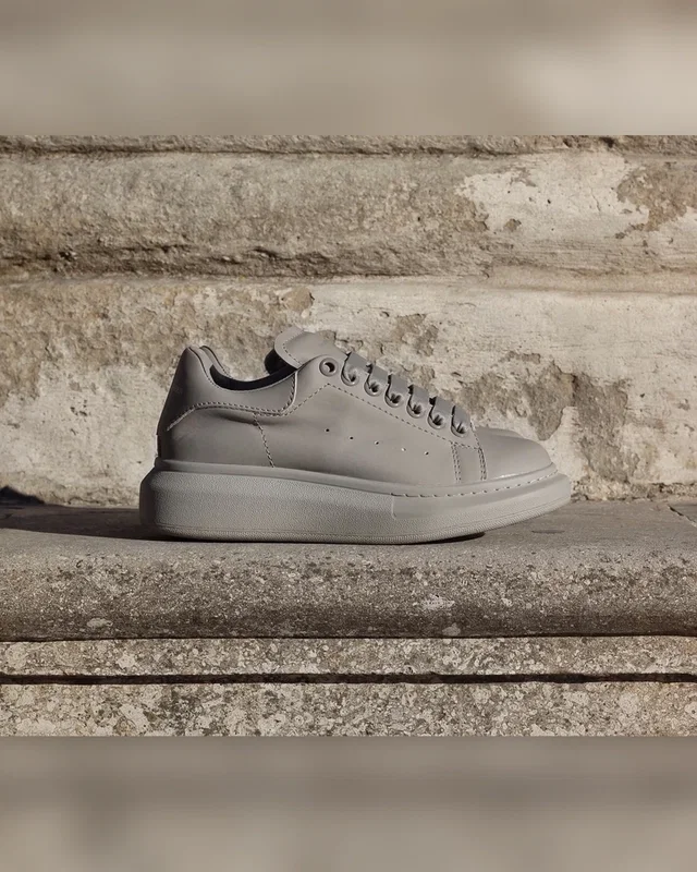 McQueen Grey Matte — головне фото товару