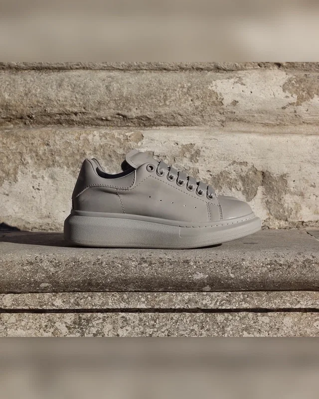 McQueen Grey Matte — головне фото товару