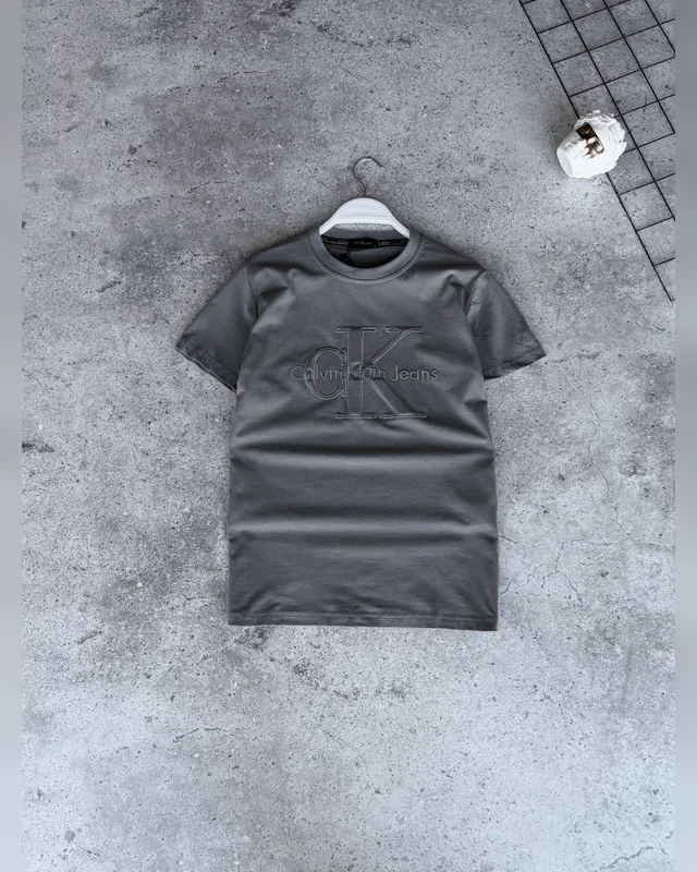 Футболка Calvin Klein — головне фото товару