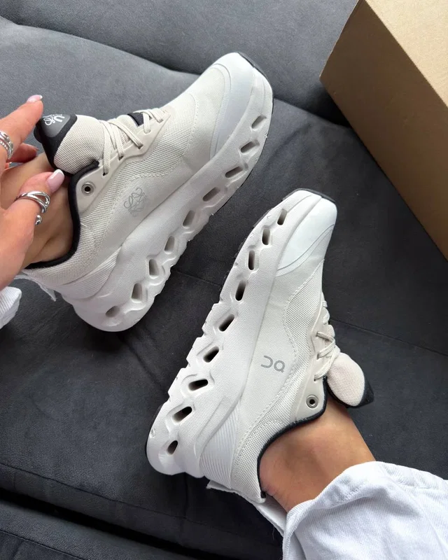 Loewe x ON Cloudtilt Sand White — головне фото товару