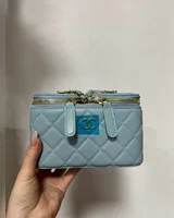 Chanel Classic Blue Lambskin Pearl Crush Vanity Bag Gold 16 х 10 х 8 см — головне фото товару