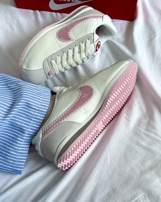 Nike Cortez 'Valentine's Day' 2025 HV6012-161 — головне фото товару