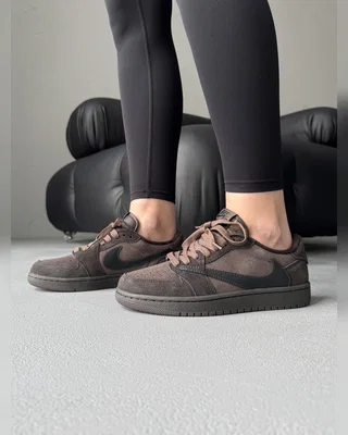 Nike Air Jordan 1 Low x Travis Scott Velvet Brown — головне фото товару