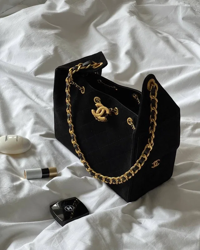 Chanel 25 Small Handbag Suede Black 27 х 20 х 13 — головне фото товару