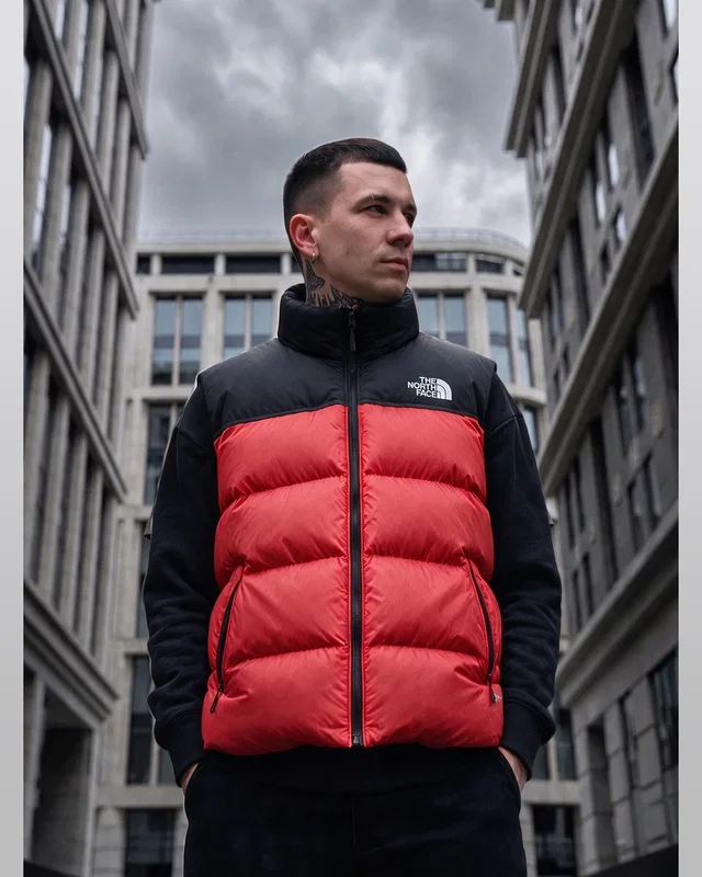The North Face Жилет TNF червона — головне фото товару