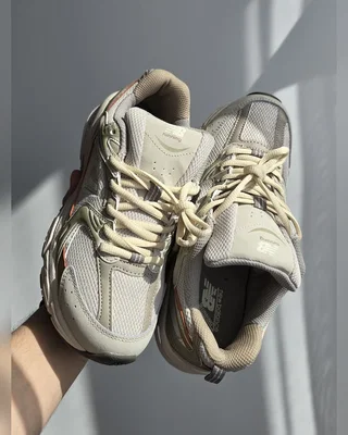 New Balance 530 • Beige Sand • — головне фото товару