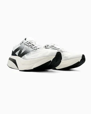 New Balance SC Elite V4 White Black — головне фото товару