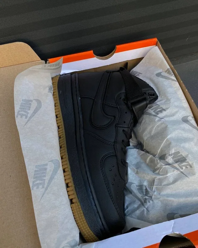 Adidas C. brown хутро — головне фото товару