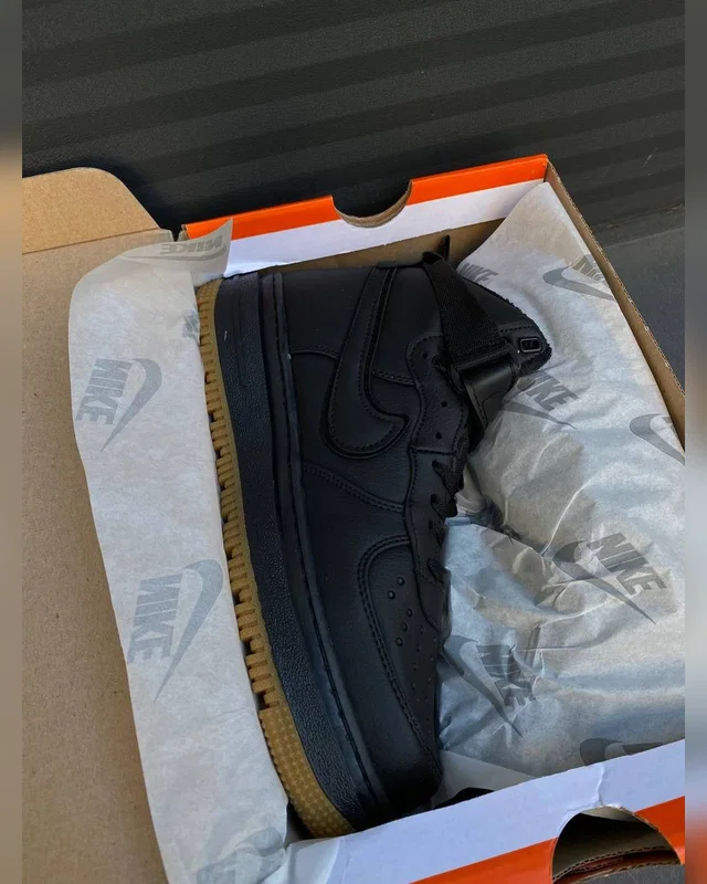 Adidas C. brown хутро — головне фото товару
