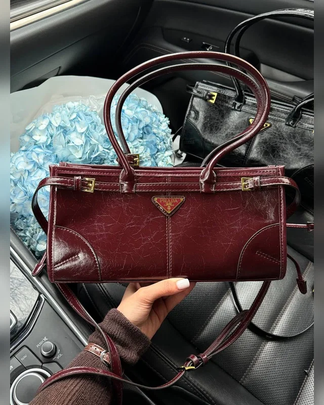 Prada Medium Leather Handbag Burgundy (оригінальна коробка) 33 х 17 х 10 — головне фото товару