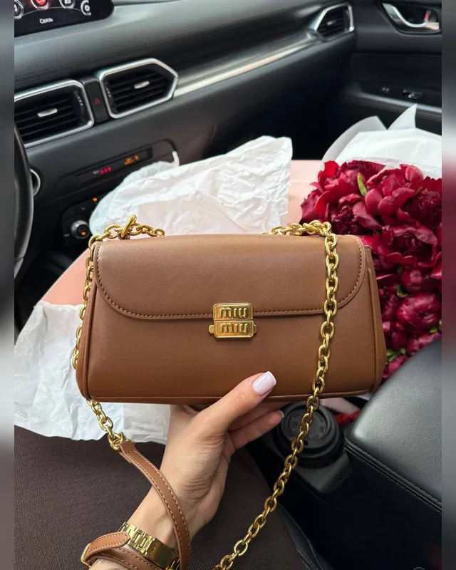 Miu Miu Nappa Shoulder Bag Brown [оригінальна коробка] 24 x 15 x 9 — головне фото товару