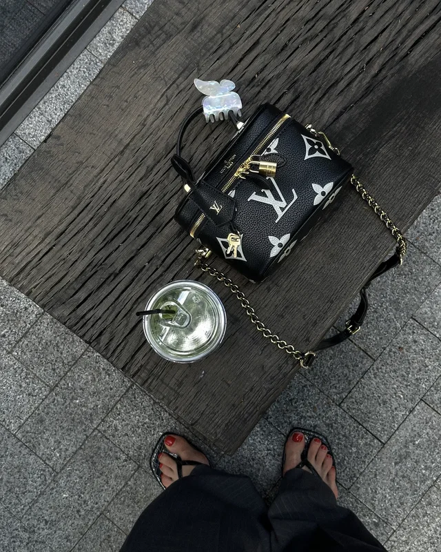 Louis Vuitton Vanity PM Bag Monogram Black/White [кришка дно коробка] 19 x 13 x 10 — головне фото товару