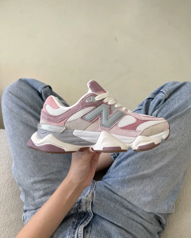 New Balance 9060 pink white — головне фото товару