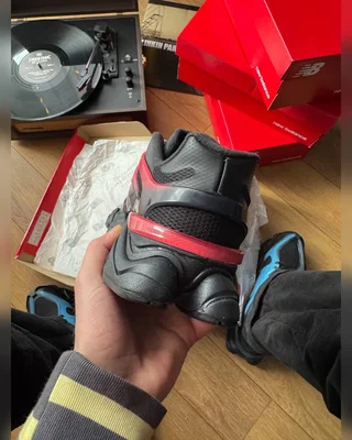 New Balance 9060 Black Red — головне фото товару