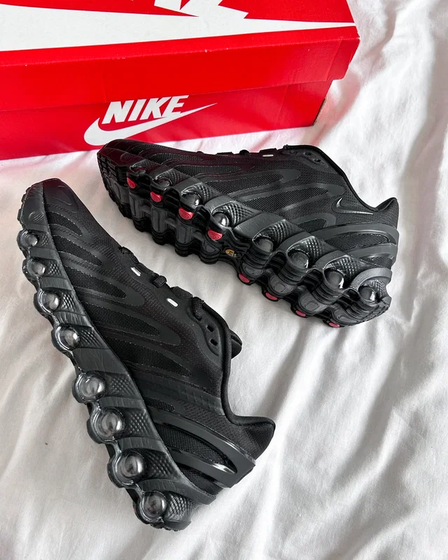 Nike Air Max Dn8 'Black' HF5509-002 — головне фото товару