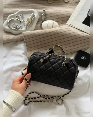 Chanel Mini Classic Bowling Bag Black 18 x 11 x 10 — головне фото товару