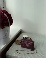 Chanel Caviar Quilted CC Top Handle Long Vanity Burgundy — головне фото товару