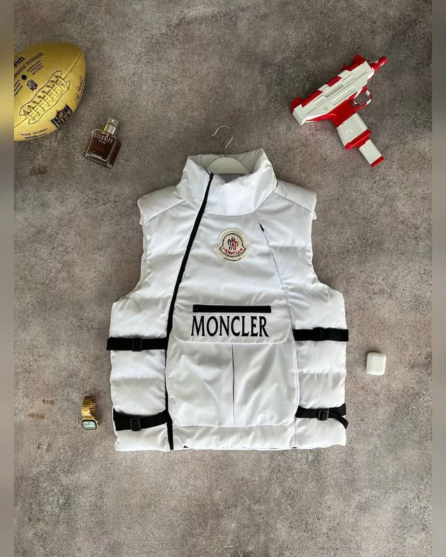 Жилет Moncler — головне фото товару