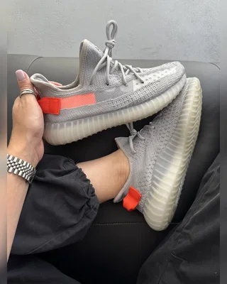 Adidas Yeezy 350 Tail Light — головне фото товару
