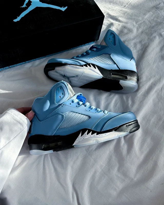 Nike Air Jordan 5 Retro 'UNC University Blue' DV1310-401 — головне фото товару