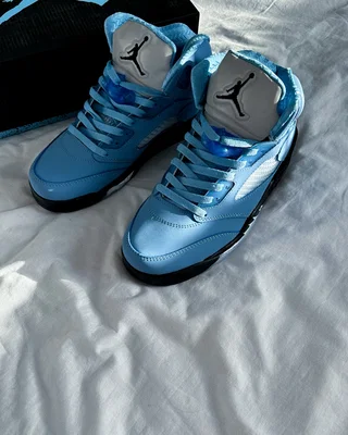 Nike Air Jordan 5 Retro 'UNC University Blue' DV1310-401 — головне фото товару