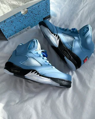 Nike Air Jordan 5 Retro 'UNC University Blue' DV1310-401 — головне фото товару