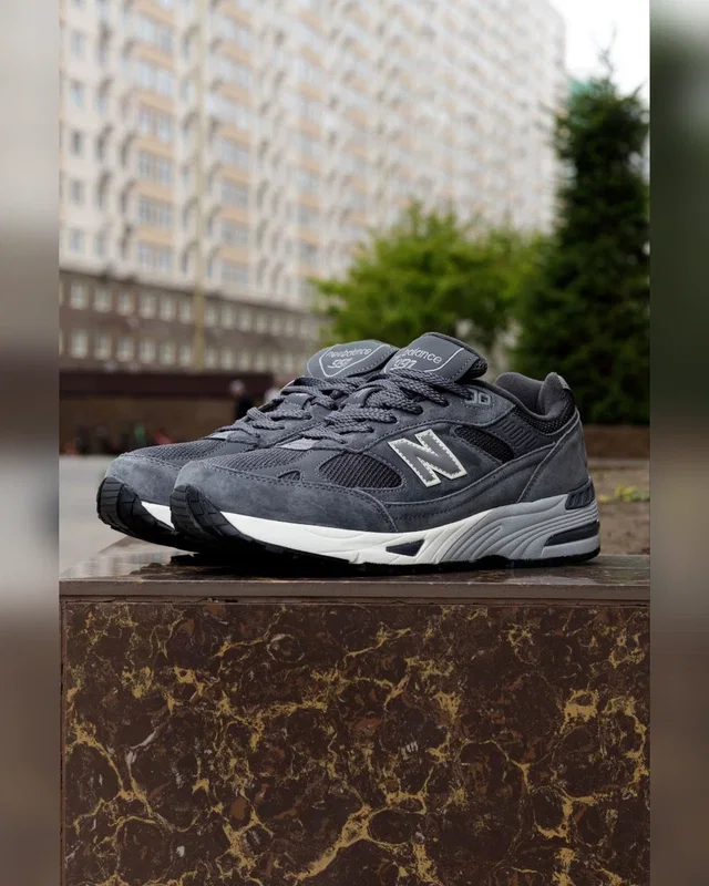 New Balance 991 • Grey • — головне фото товару