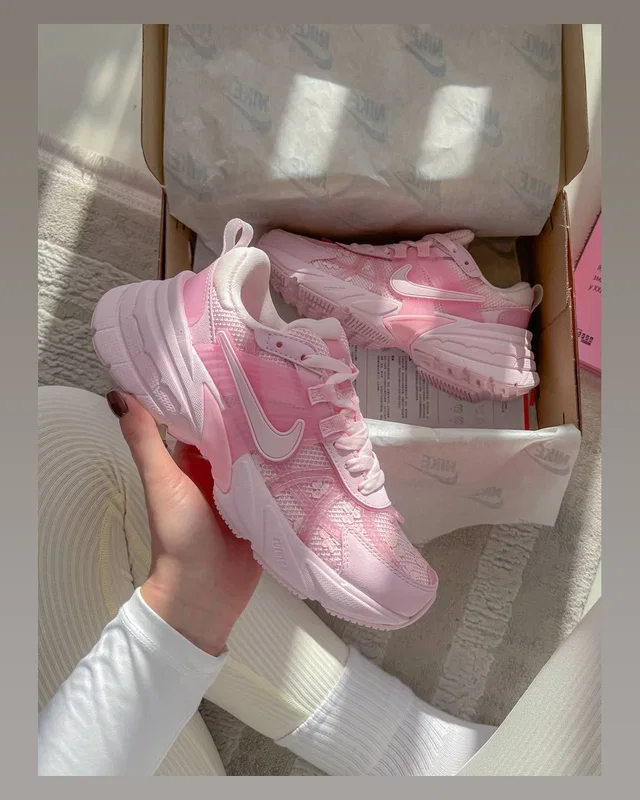 Nike V2k Runtekk Pink Flowers — головне фото товару