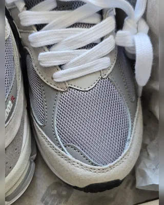New Balance 2002R • Grey White • — головне фото товару