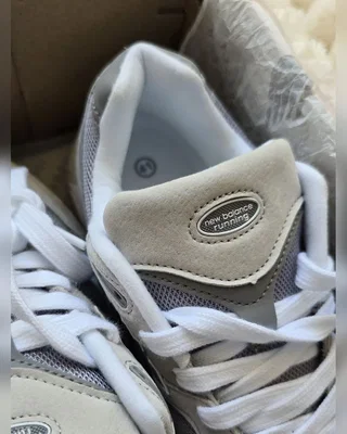 New Balance 2002R • Grey White • — головне фото товару