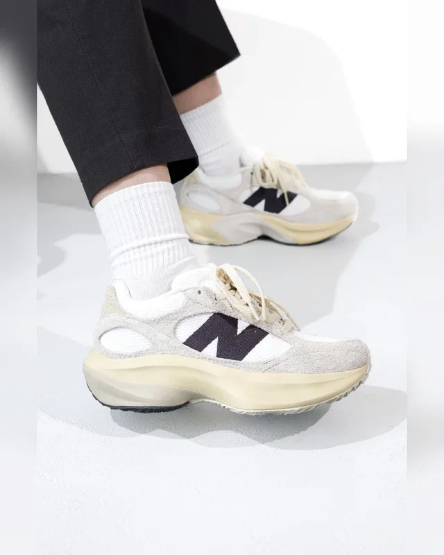 New Balance Warped Runner Beige White — головне фото товару