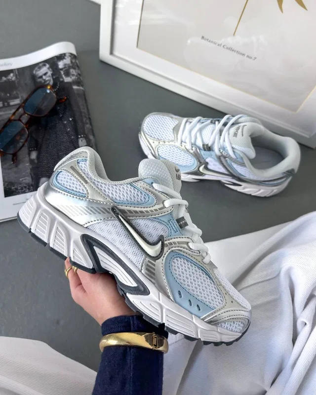 Nike V5 RNR White Silver Light Blue — головне фото товару