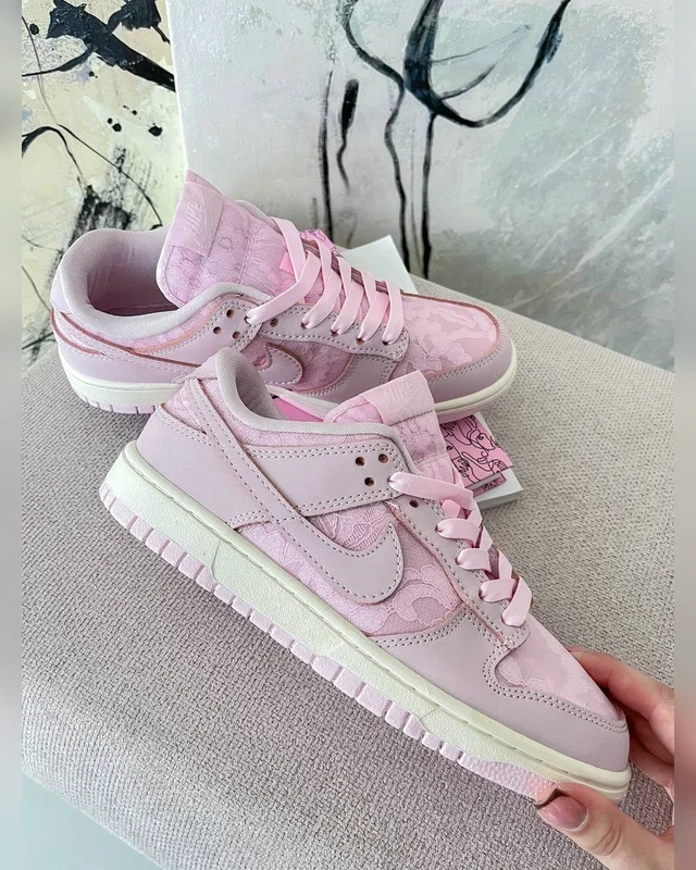 Nike SB Dunk Low WMNS Lace Pack Regal Pink — головне фото товару