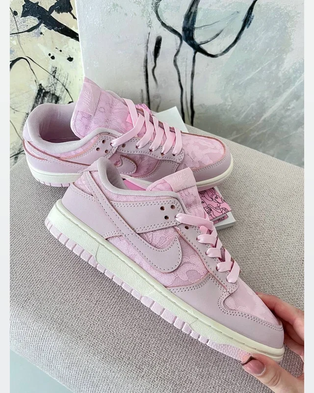 Nike SB Dunk Low WMNS Lace Pack Regal Pink — головне фото товару