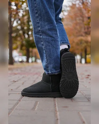 UGG Classic Mini Black — головне фото товару