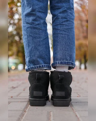 UGG Classic Mini Black — головне фото товару