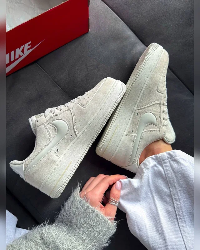 Nike Air Force Wolf Grey Suede — головне фото товару