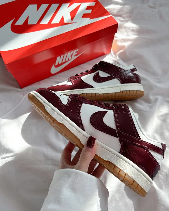 Nike Nike(WMNS) Nike Dunk Low LX 'Dark Team Red Croc' — головне фото товару