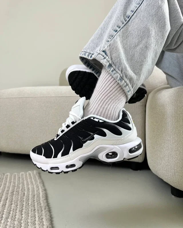Nike Nk tn Біл ч біл — головне фото товару