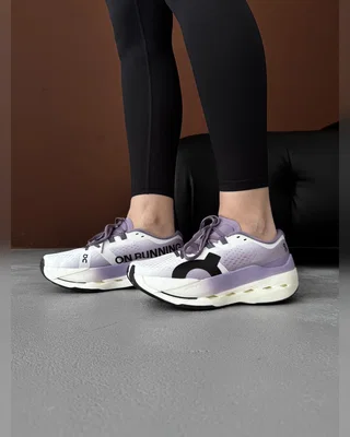 On Cloudboom Max White Violet — головне фото товару