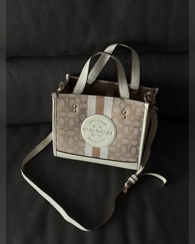 COACH ‎‎‎‎ Coach Dempsey Tote in Signature Jacquard with Stripe [крафтова коробка] 20 х 23 х 10 — головне фото товару