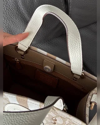 COACH ‎‎‎‎ Coach Dempsey Tote in Signature Jacquard with Stripe [крафтова коробка] 20 х 23 х 10 — головне фото товару