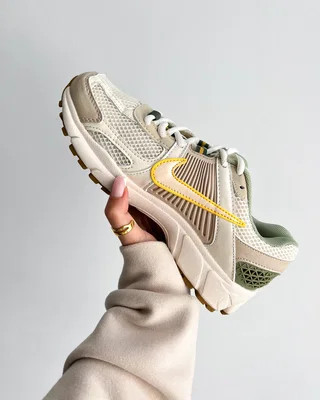 Nike Wmns Air Zoom Vomero 5 'Pale Ivory Oil Green' — головне фото товару