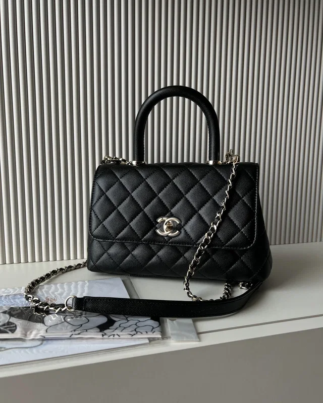 Chanel Coco Top Handle Flap Bag Black — головне фото товару