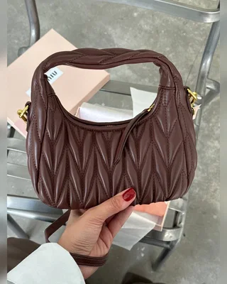 Miu Miu Wander Matelassé Nappa Leather Mini Hobo Bag Brown [оригінальна брендована коробка] 21 х 23 х 7 — головне фото товару