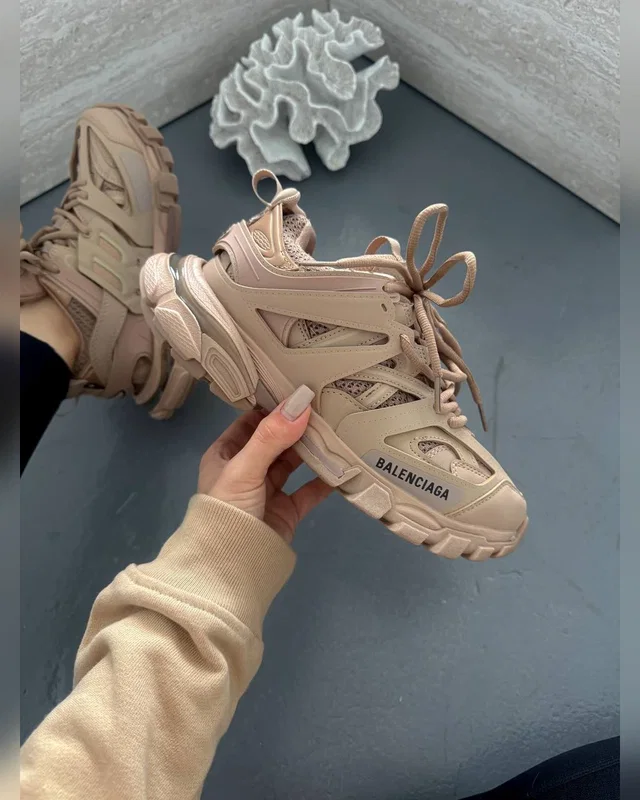 Balenciaga Track Beige — головне фото товару
