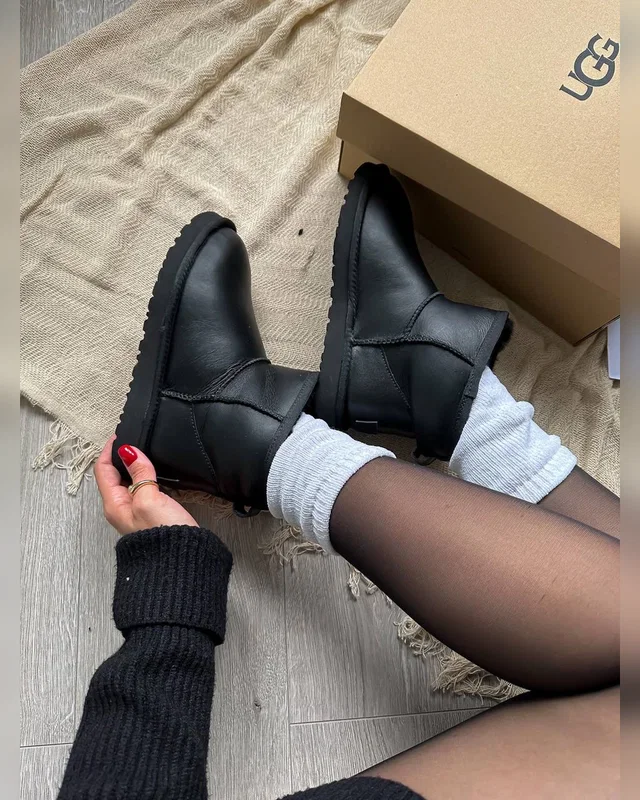 UGG Lether Mini Black — головне фото товару