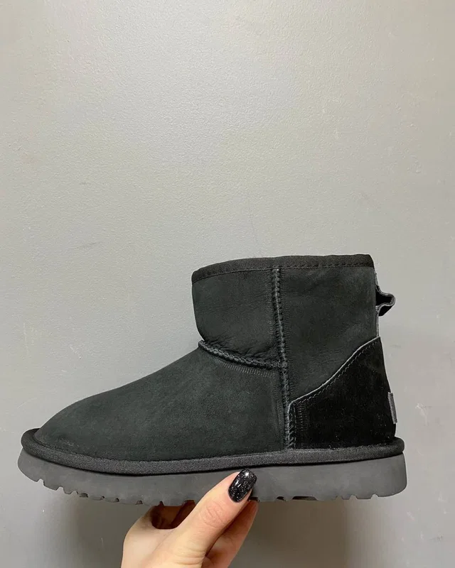 UGG Classic Mini Suede — головне фото товару