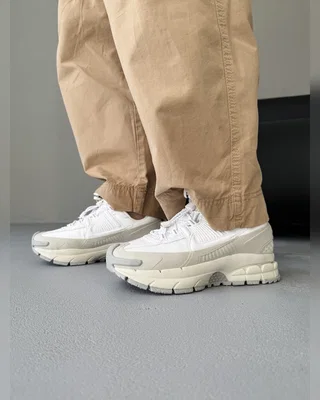 Nike Zoom Vomero Roam White Beige — головне фото товару