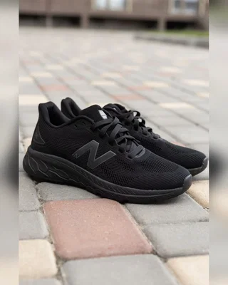 New Balance Fresh Foam 860 • Black • — головне фото товару